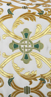Парча "Кованый крест" (белая/золото с зелёным)